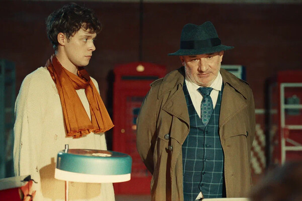 Стажёр с начальником отдела в МВХ. Инет