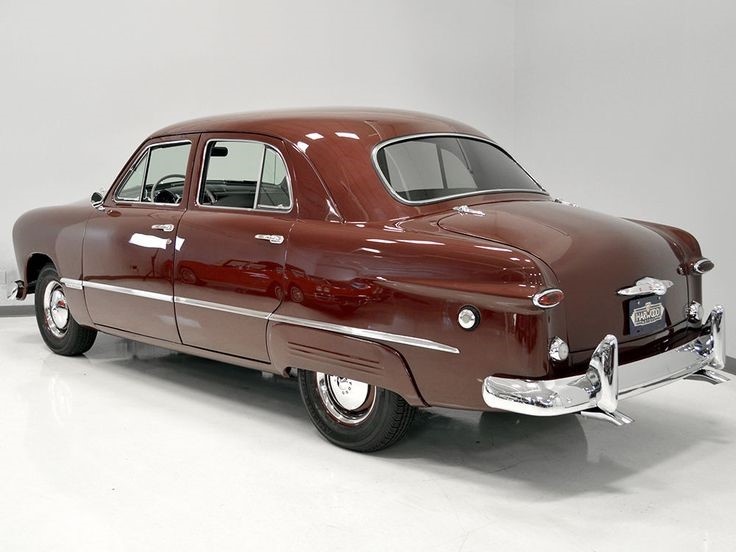 Ford Custom Gen-1 сзади. Источник фото: Pinterest.ru