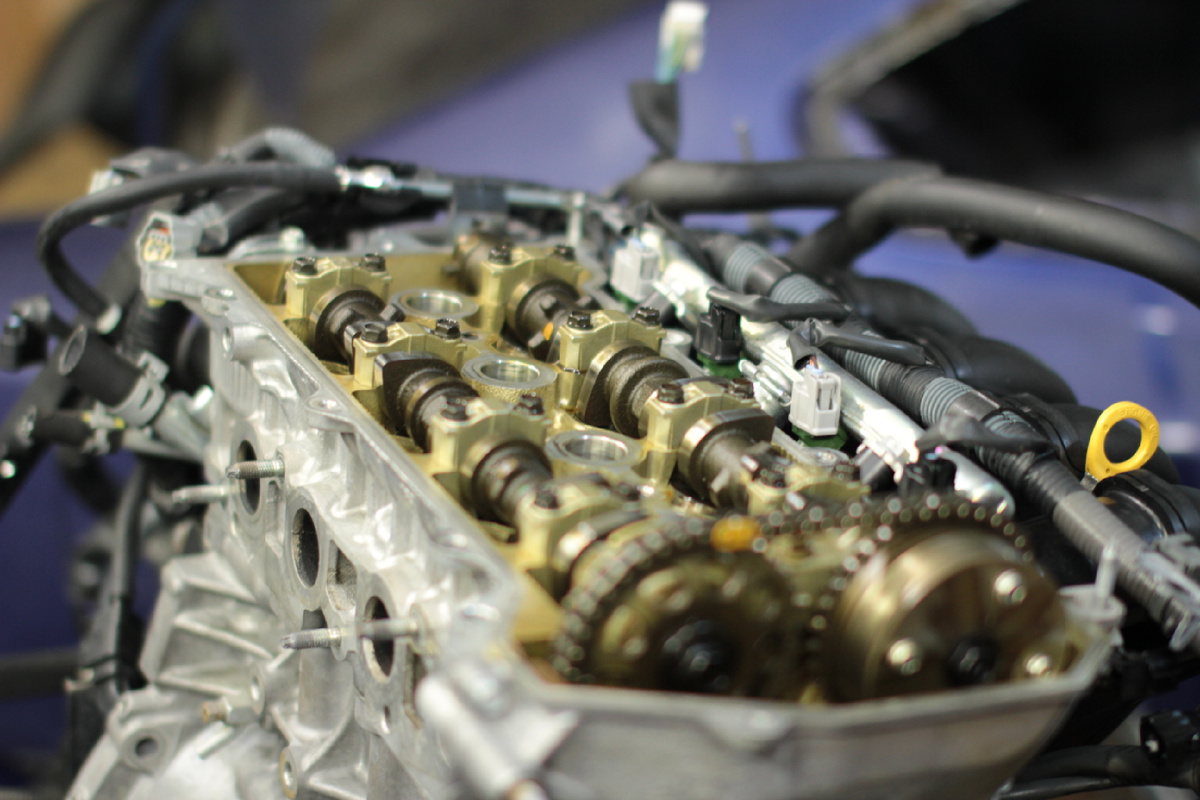 Снял клапанную крышку  