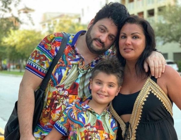    Юсиф Эйвазов хорошо общается с Анной Нетребко и ее сыном, фото: calend.ru