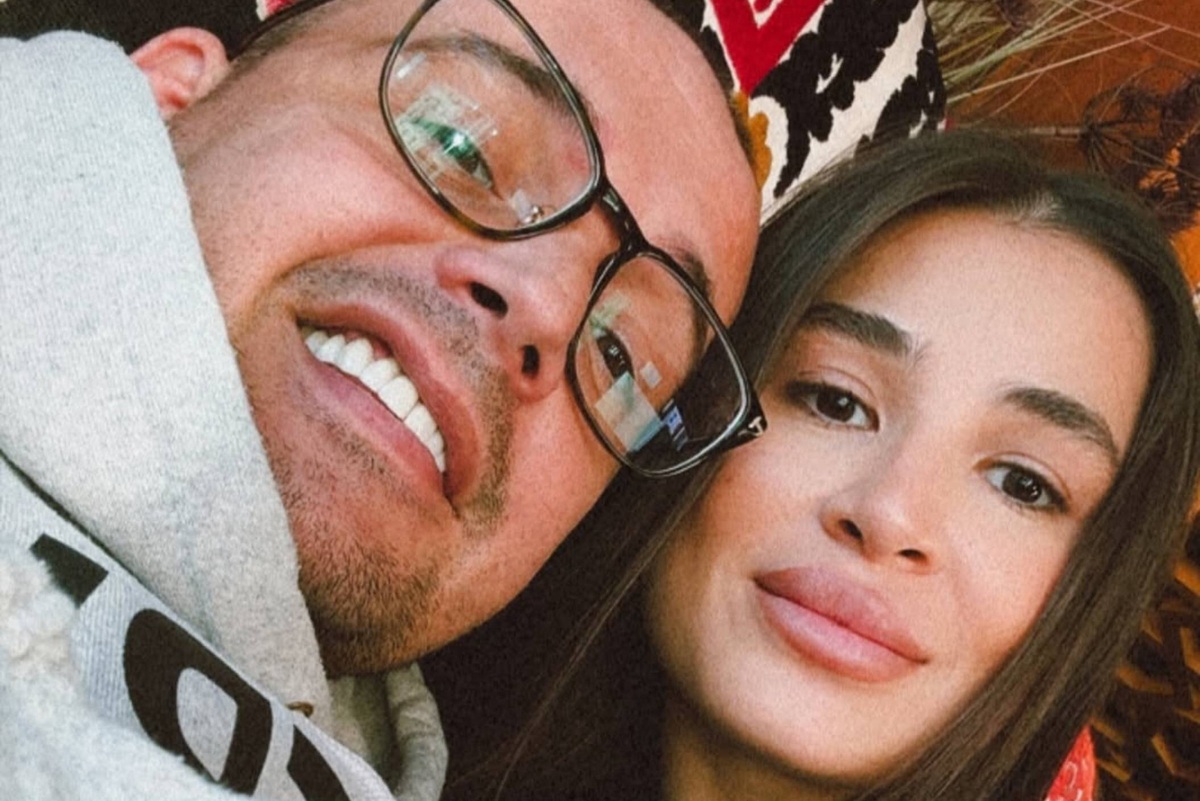     «На меня сразу головы поворачивать начали»: Гуф заявил, что не смог выбрать с невестой новогоднюю ёлку