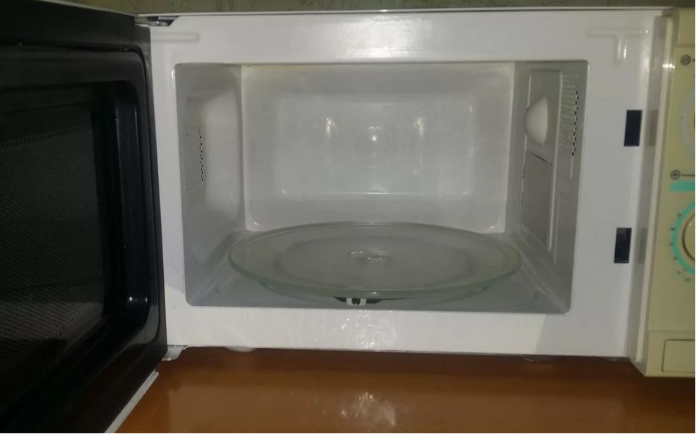 Фотография микроволновой печи из личного архива автора