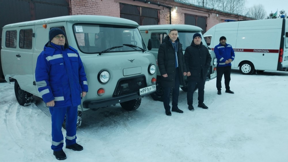    Для удаленных поселений Сургутского района закупили машины скорой помощи