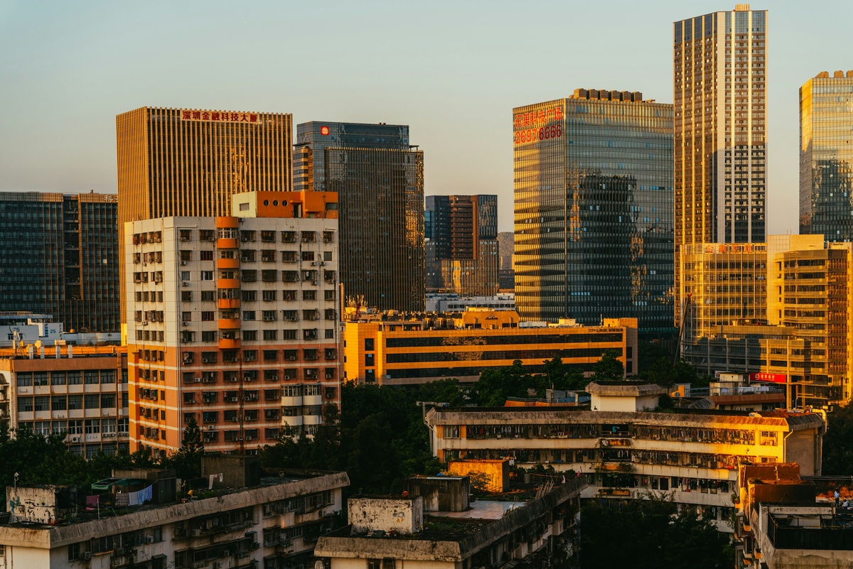 На Шеньчжень, центр китайской электроники, пролился золотой дождь. Изображение: unsplash.com