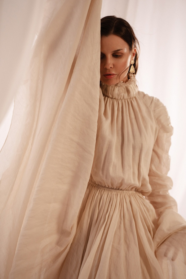    Артистка много работает, но и о своем здоровье и красоте не забывает