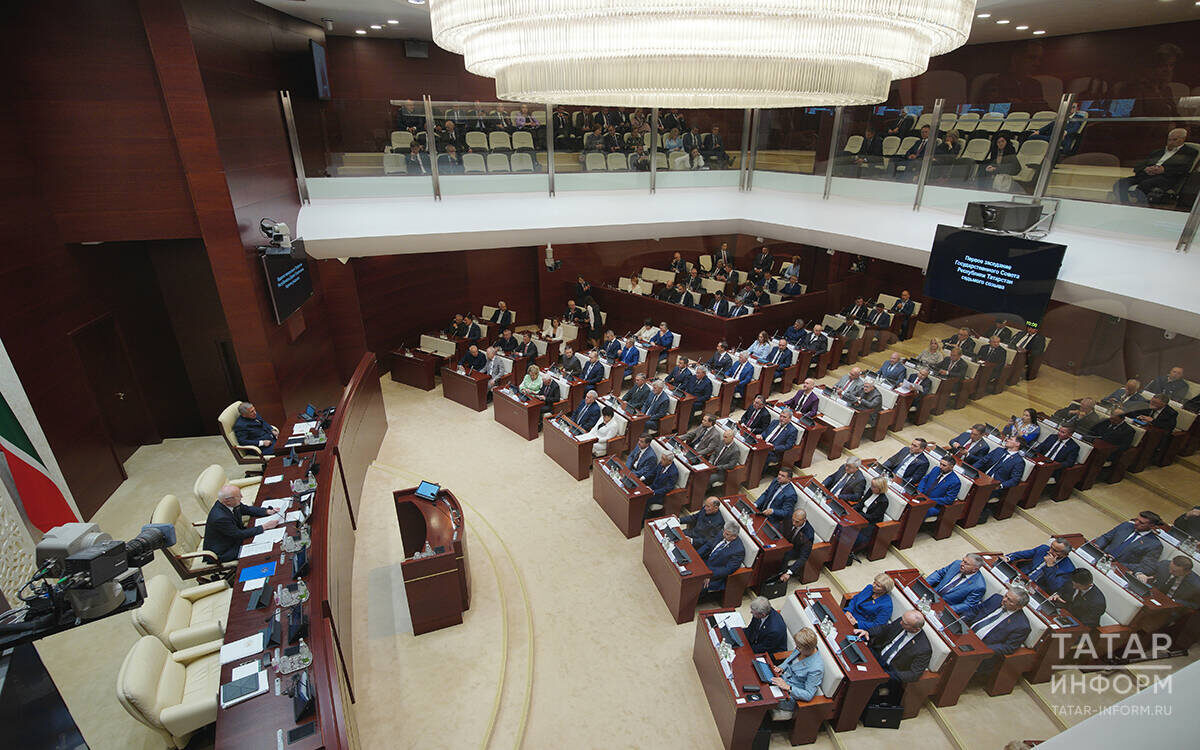 Парламентариям Татарстана вместе с депутатами Госдумы предстоит разработать сразу несколько законодательных инициатив. Фото: © Владимир Васильев / «Татар-информ»
