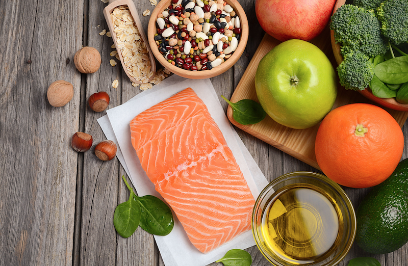 [caption id="attachment_63124" align="aligncenter" width="658"] Омега-3 и омега-6 жирные кислоты необходимы для поддержания эластичности кожи и блеска волос.[/caption]