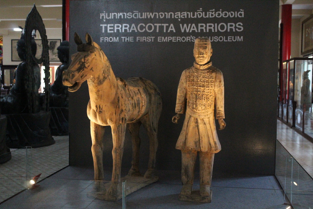 Это в Паттайе, в Бангкоке то же самое