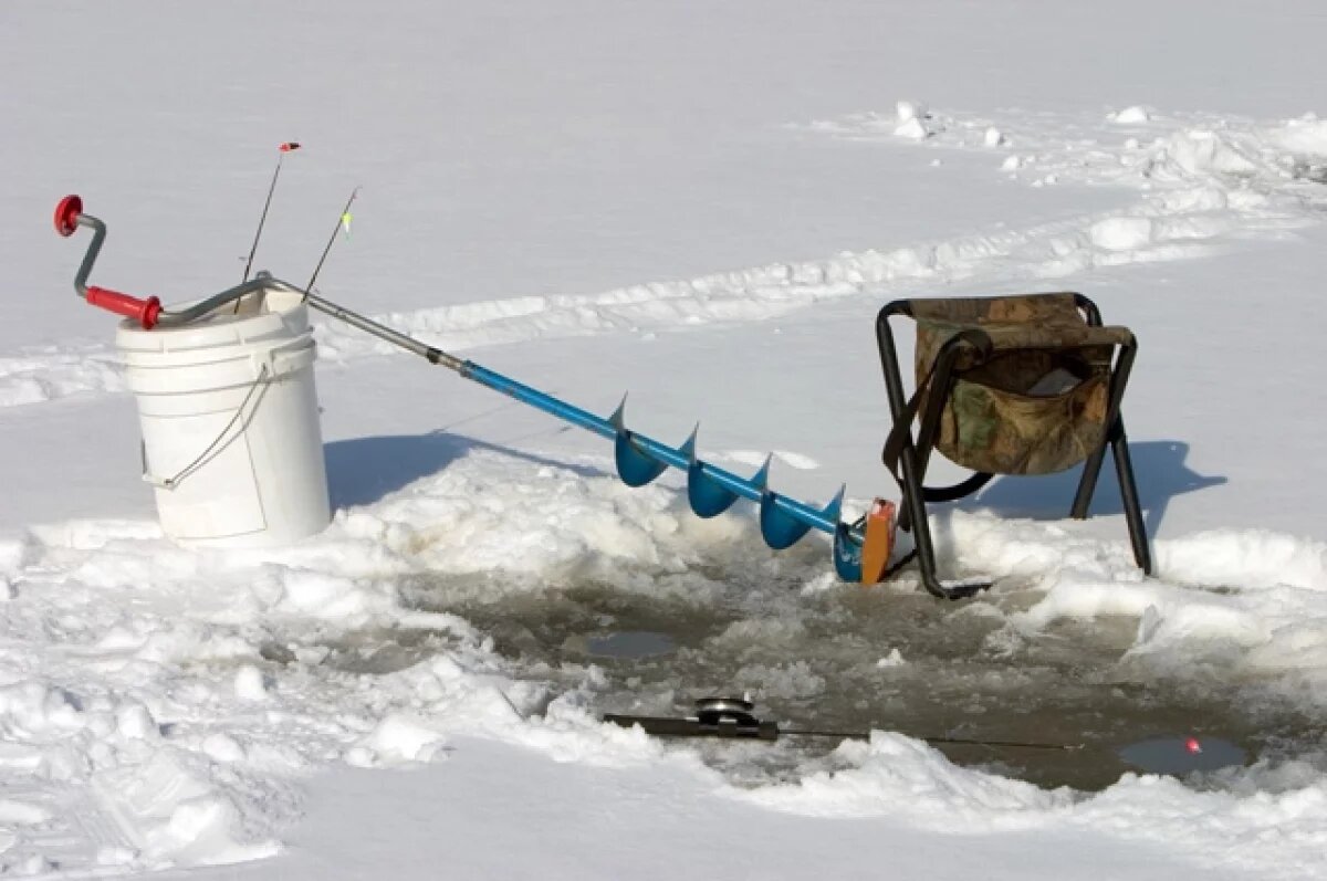    Спасатель Леонов: провалившись под лёд, нужно выбираться самому ползком