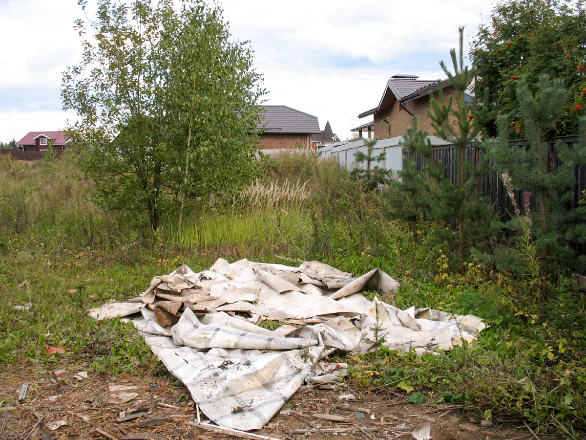 Мусор на соседнем участке