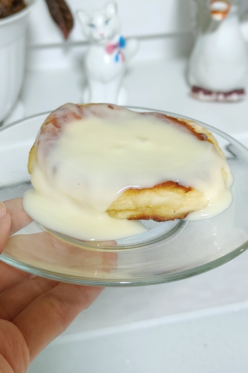 В нашей семье любят сырники со сгущёнкой ))