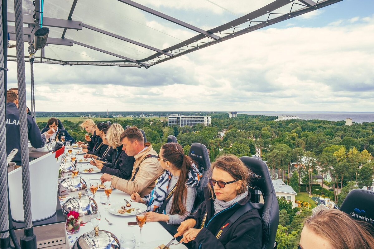 Ресторан dinner in the Sky,  Бельгия. Источник: se.pl