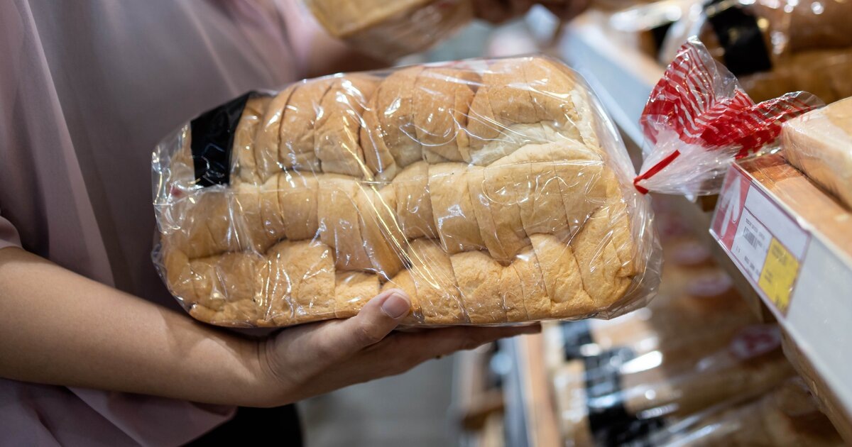 Что говорят эксперты о покупке уже нарезанного хлеба и батонов в магазине? И про цельные буханки и батоны...