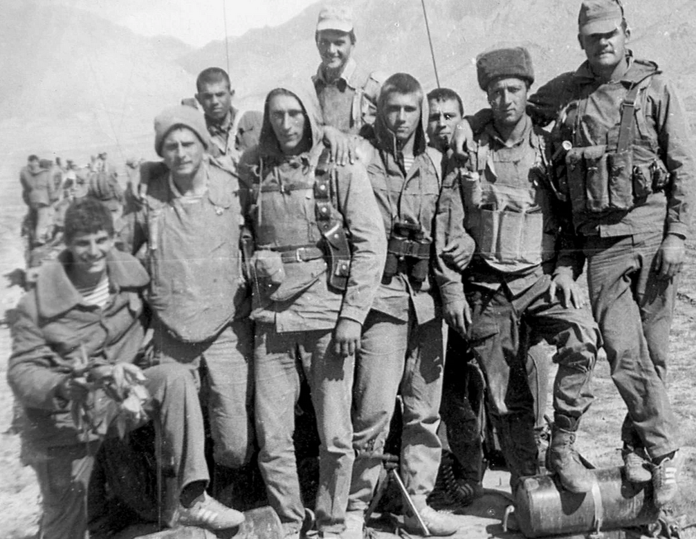 Настоящие десантники из 9-ой роты 345-го гвардейского полка. Фото из личных арживов.