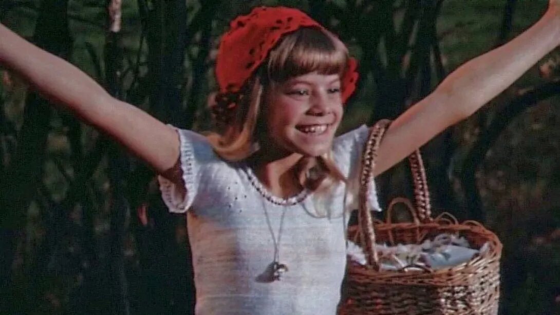 Фото:
кадр из фильма «Про Красную шапочку», режиссёр Леонид Нечаев, 1977 год
Яна Поплавская считает, что не надо снимать ремейк киносказки