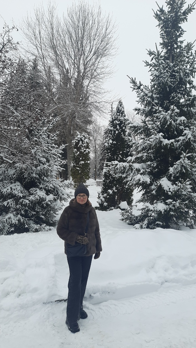 В Загородном парке на прогулке