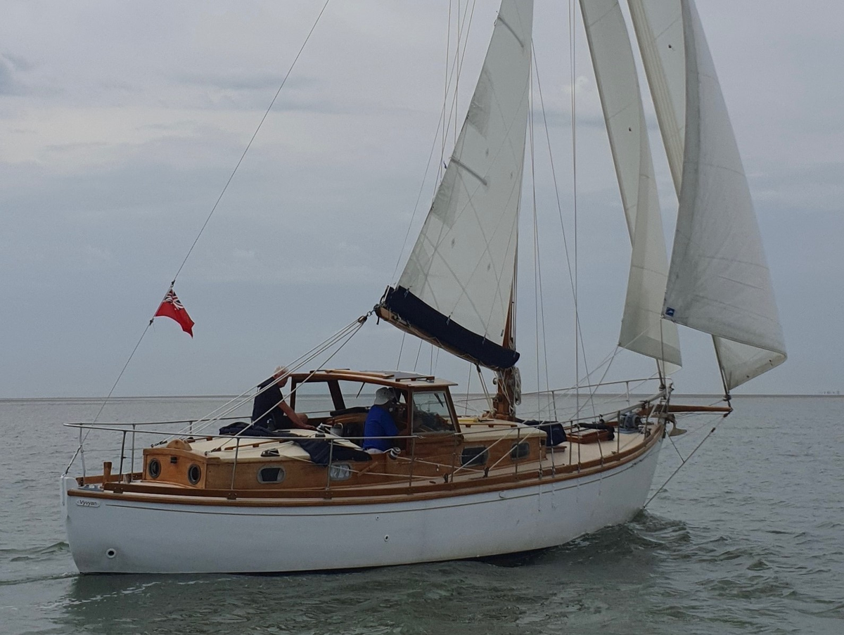 Именно такой дизайн я выбрал для своей строящейся лодки с той разницей, что моя будет на метр покороче