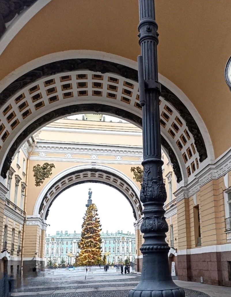 Дворцовая площадь. Новогодний Санкт-Петербург 2025.