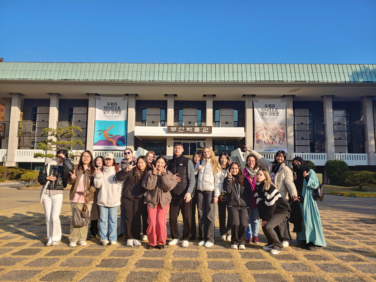 Поездка в Пусанский музей в рамках пятничной активности 