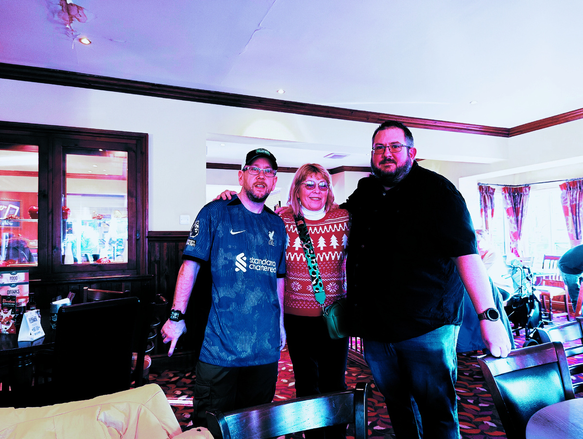 С дружбанами с работы)) (один из них мой нынешний начальник)