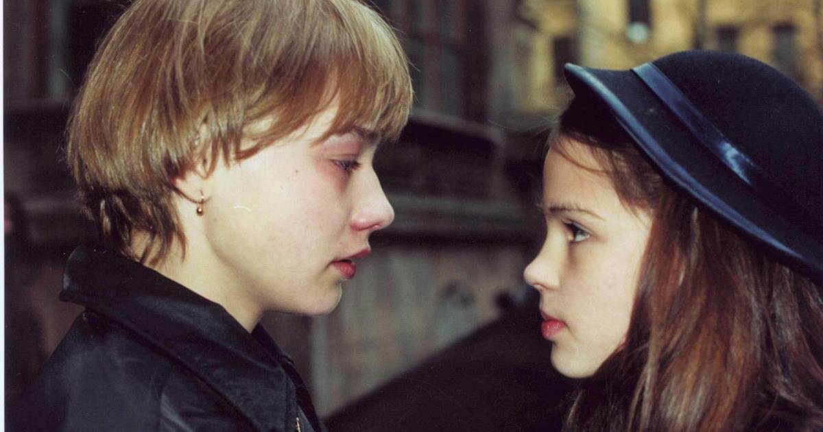 "— Во-первых, не умер, а погиб, и между прочим, из-за таких, как ты. Какая-то дура выскочила на дорогу, и он её спас, а сам разбился..."Фото: psychologies.ru