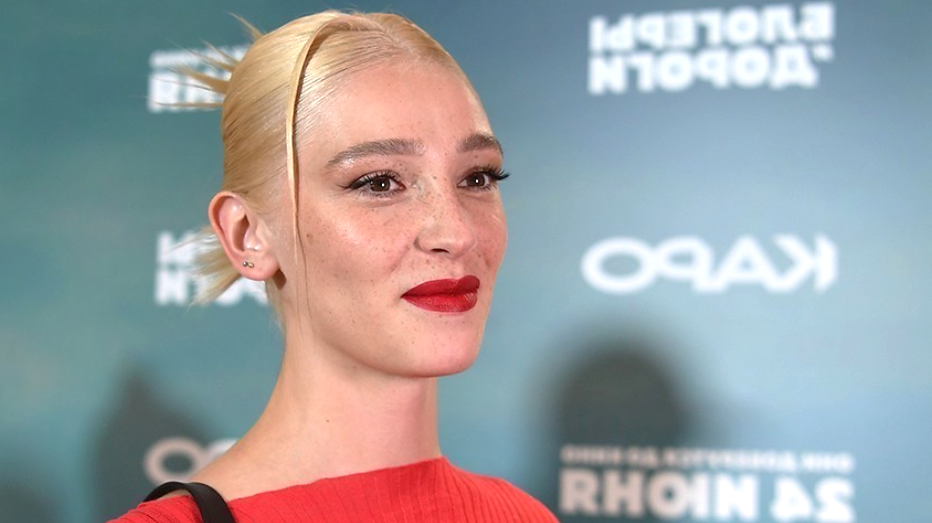 на фото Настя Ивлеева