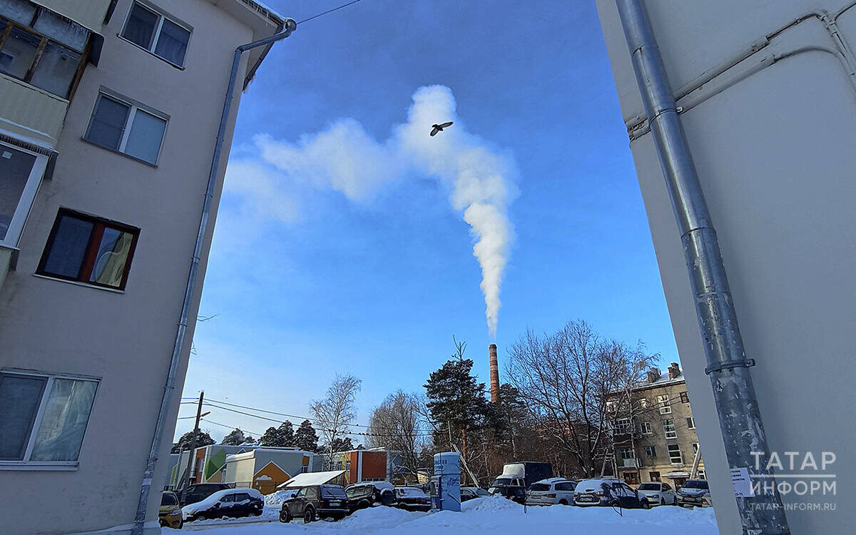 ​Теплоснабжение – важная часть инфраструктуры городов и населенных пунктов, оно обеспечивает тепло и комфорт жителям, особенно в холодные зимние месяцы. Фото: © Султан Исхаков / «Татар-информ»