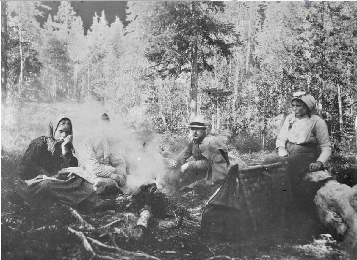 Привал в лесу. Кестеньга. 1915 год. Фото просто для иллюстрации