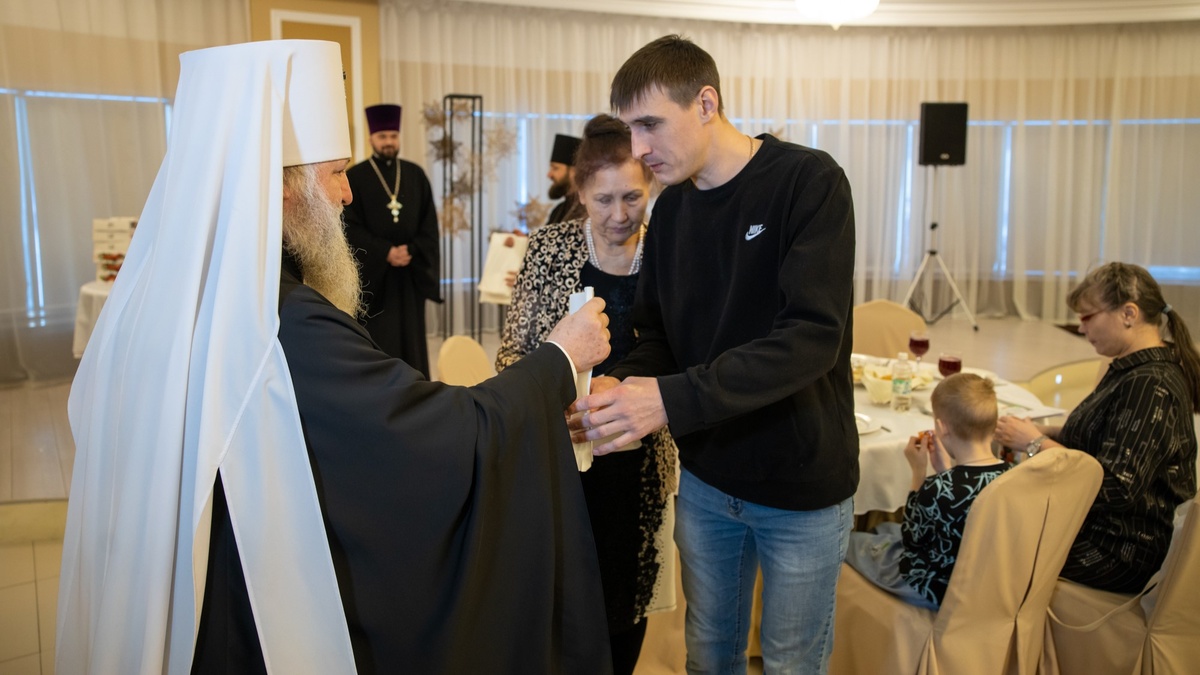    В Рождество митрополит Павел встретился с семьями участников СВО из Югры