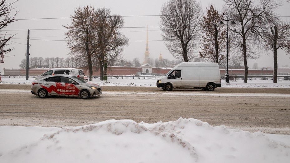    Сильный снегопад в центре Санкт-Петербурга. Автор фото: Тихонов Михаил