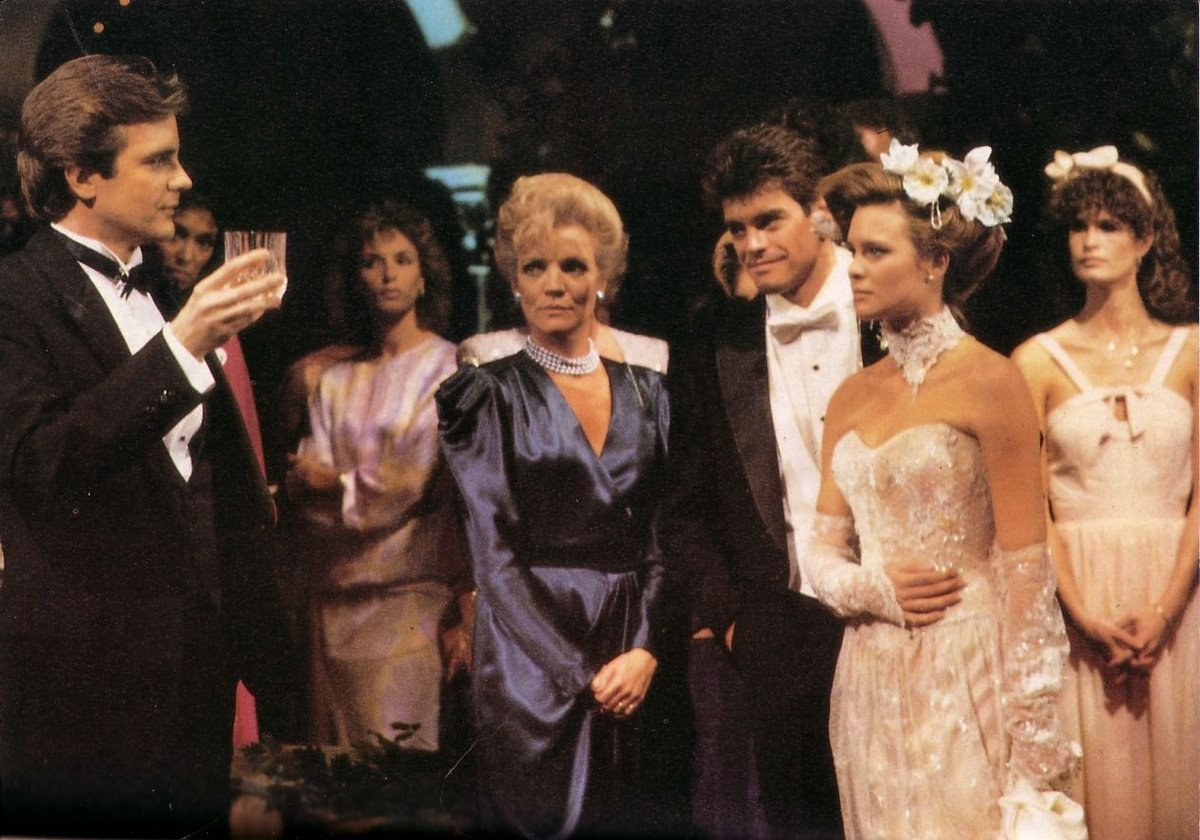 Кадр из сериала "Санта-Барбара"