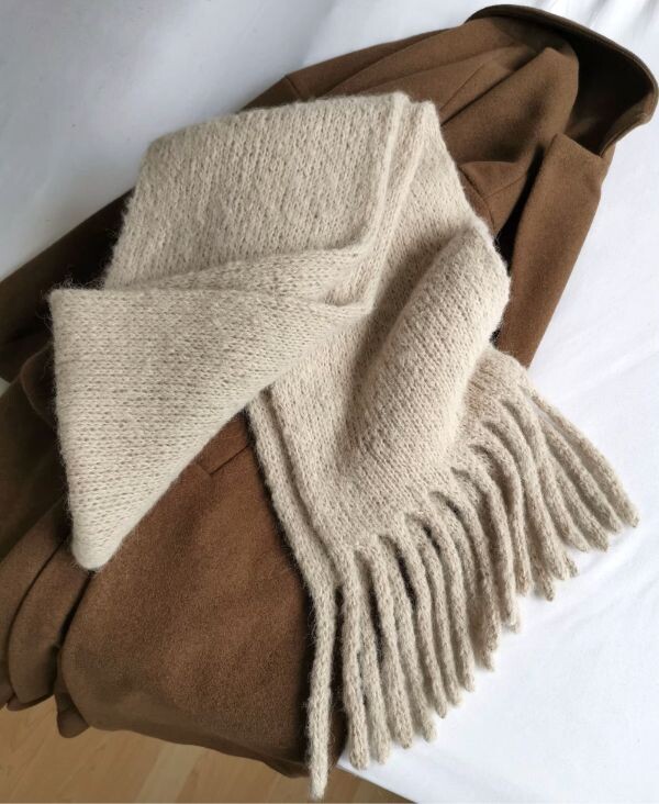 Фото "Berlin Scarf" из Pinterest https://ru.pinterest.com/pin/992199361644050984/