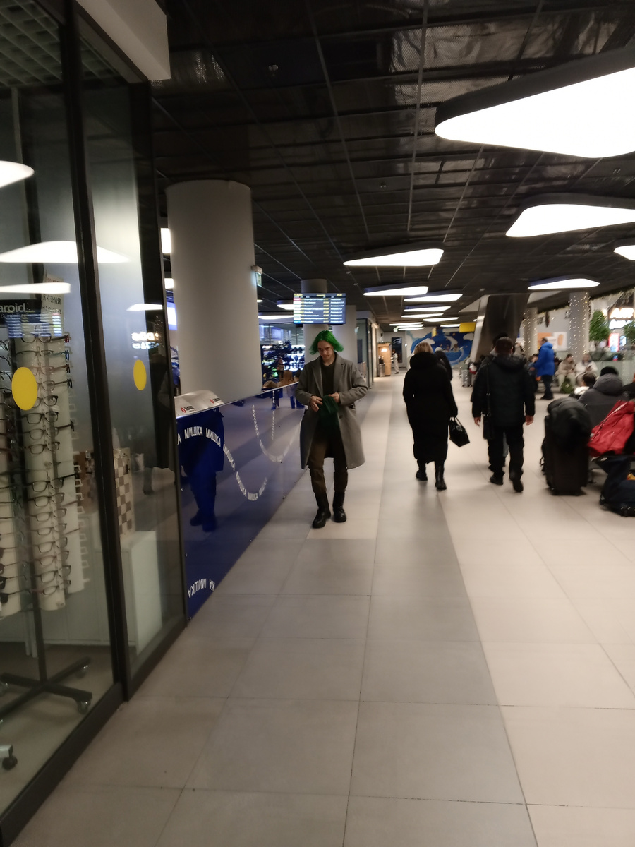 Это внутри. Снаружи одни запотевшие  видео