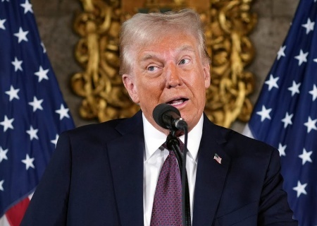    Трамп продолжает троллить Канаду, опубликовав карту с новой территорией США