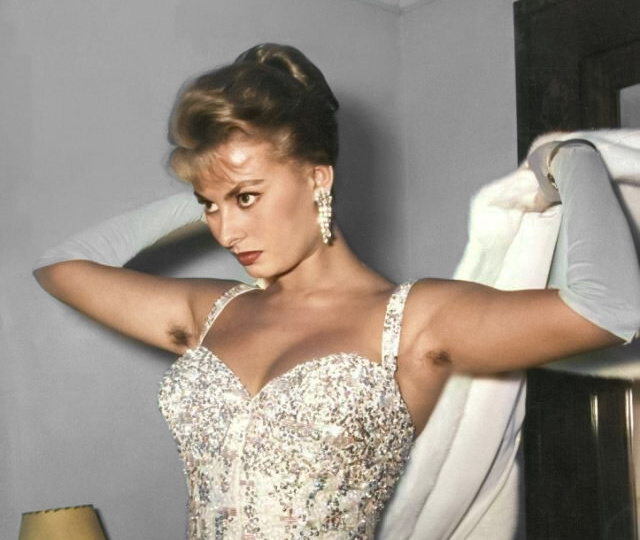 Фотоподборка известных личностей ХХ века, как СССР так и Мира. 20 раскрашенных фотографий⁠⁠. Часть X