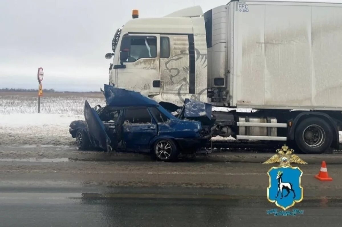    Фура с шампанским на трассе Самара – Пугачёв смяла «девятку», есть жертвы