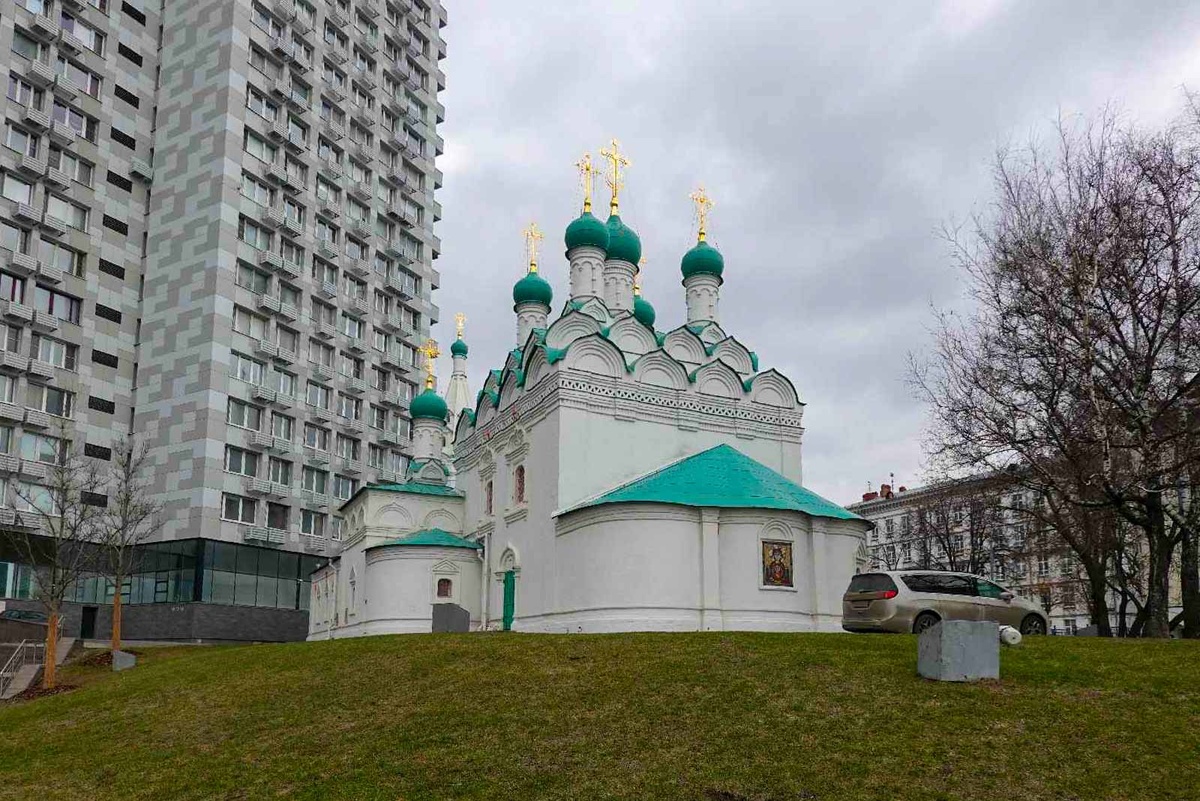 Москва. ЦАО. Церковь Симеона Столпника на Поварской. Апрель 2023 года. Фото автора