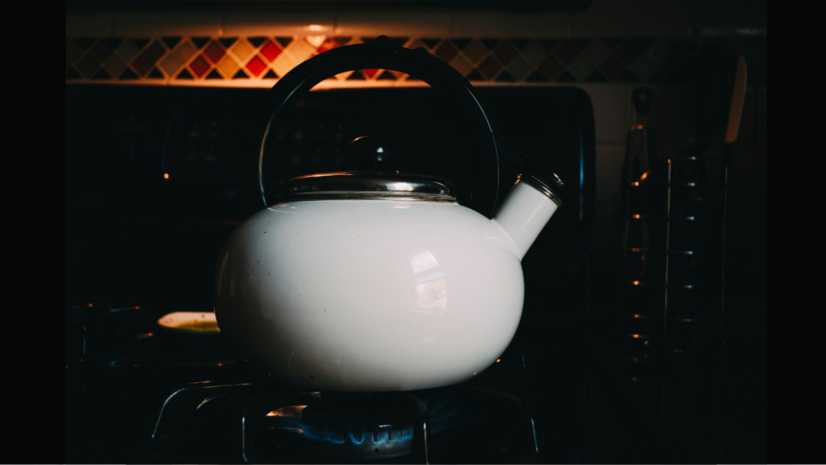 Закипает ли вода быстрее во второй раз?