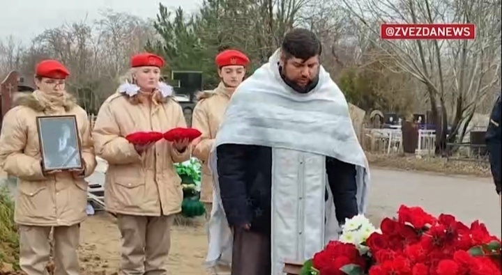    В Донецке простились с погибшим после атаки дрона корреспондентом «Известий»