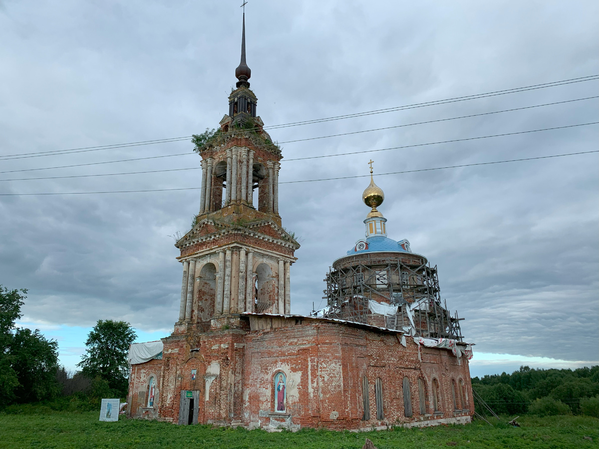 Церковь Благовещения Пресвятой Богородицы в Апухтино