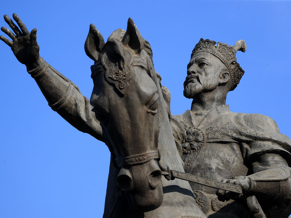 Памятник Тамерлану