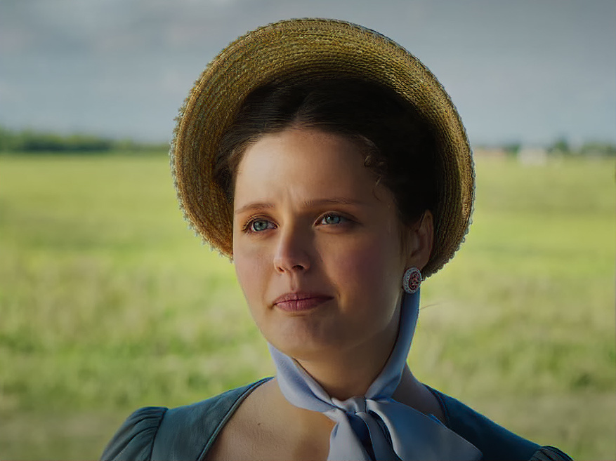 Глаза, и правда, голубые. Ольга