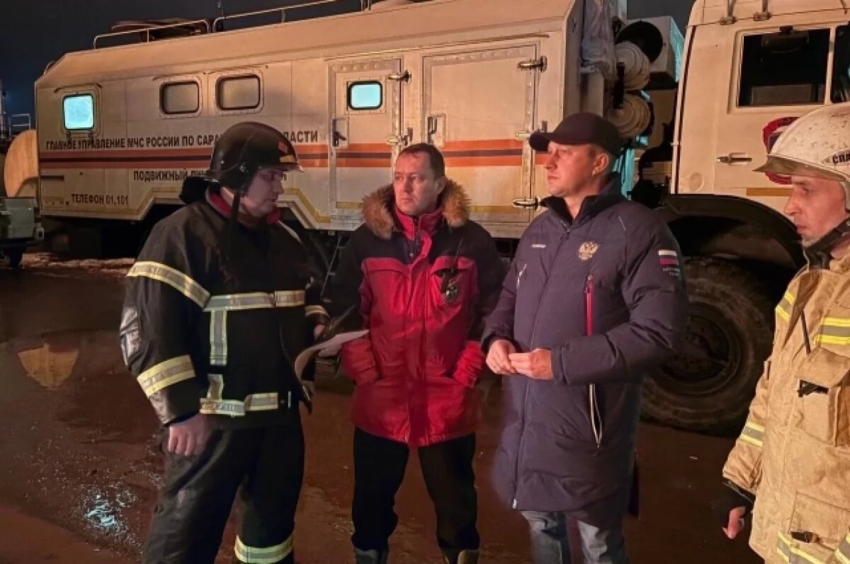    Жители Энгельса о запахе гари после пожара в промзоне: Наводят панику!