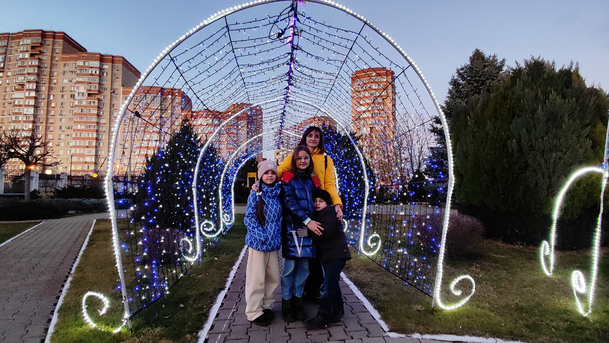 На Рождество возле Храма