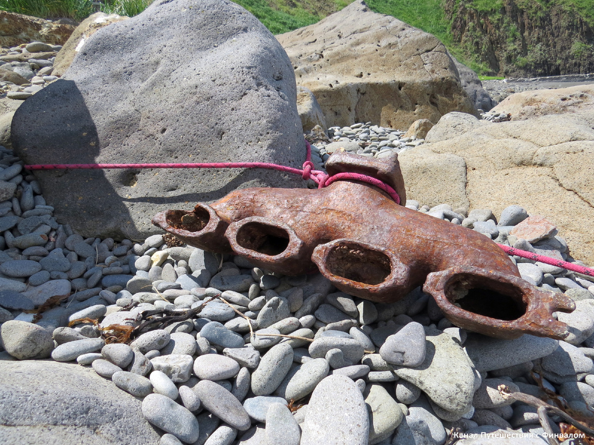 Нашим временным "якорем" стал выпускной от двигателя Зил-375 (Ураловский).