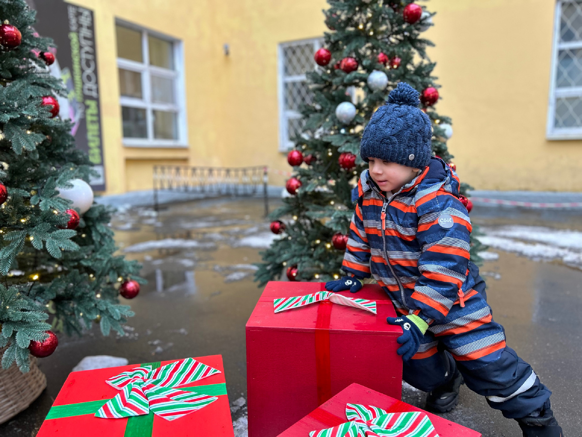 Фото автора. у Нового Московского Доаматического театра. Мне растаял