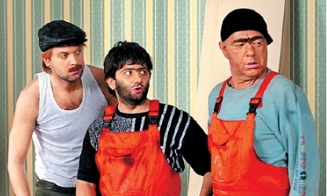 Кадры из сериала "Наша Russia"