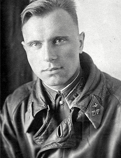 Его боевой счет - 14 сбитых самолетов за половину 1941 года