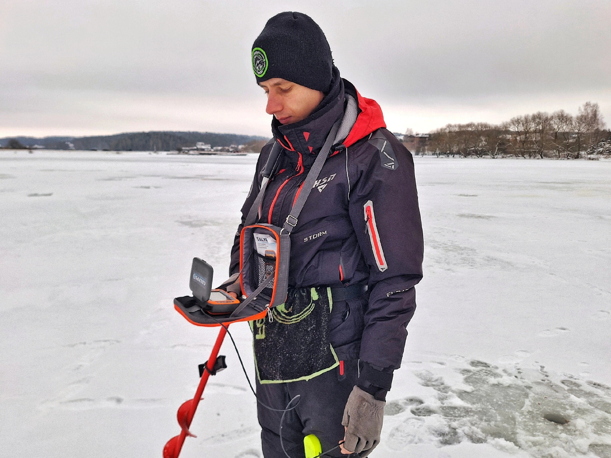 Встроенного аккумулятора эхолота Calypso FFS-02 Comfort Plus хватает на полный день рыбалки