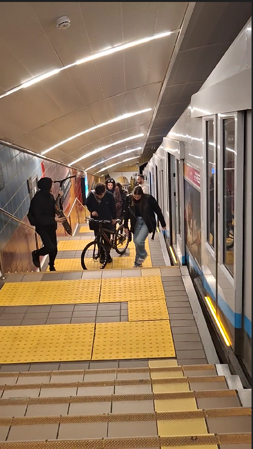 Одна из станций Кармелита в Хайфе. Фото автора.